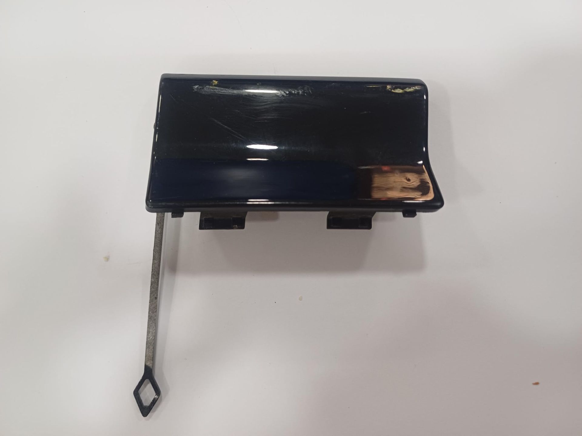 A2048850226 W204 ARKA ÇEKİ DEMİR KAPAĞI ÇIKMA ORJİNAL