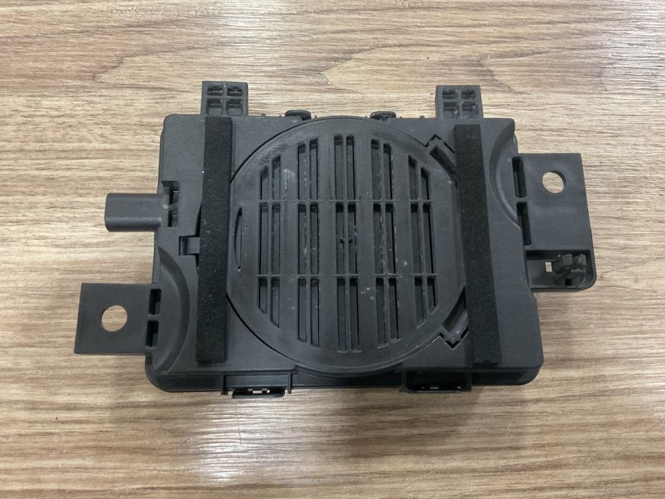 65125A45EB1 5A45EB1 BMW G70 G26 ARAÇ İÇ ALARM ÇIKMA ORJİNAL
