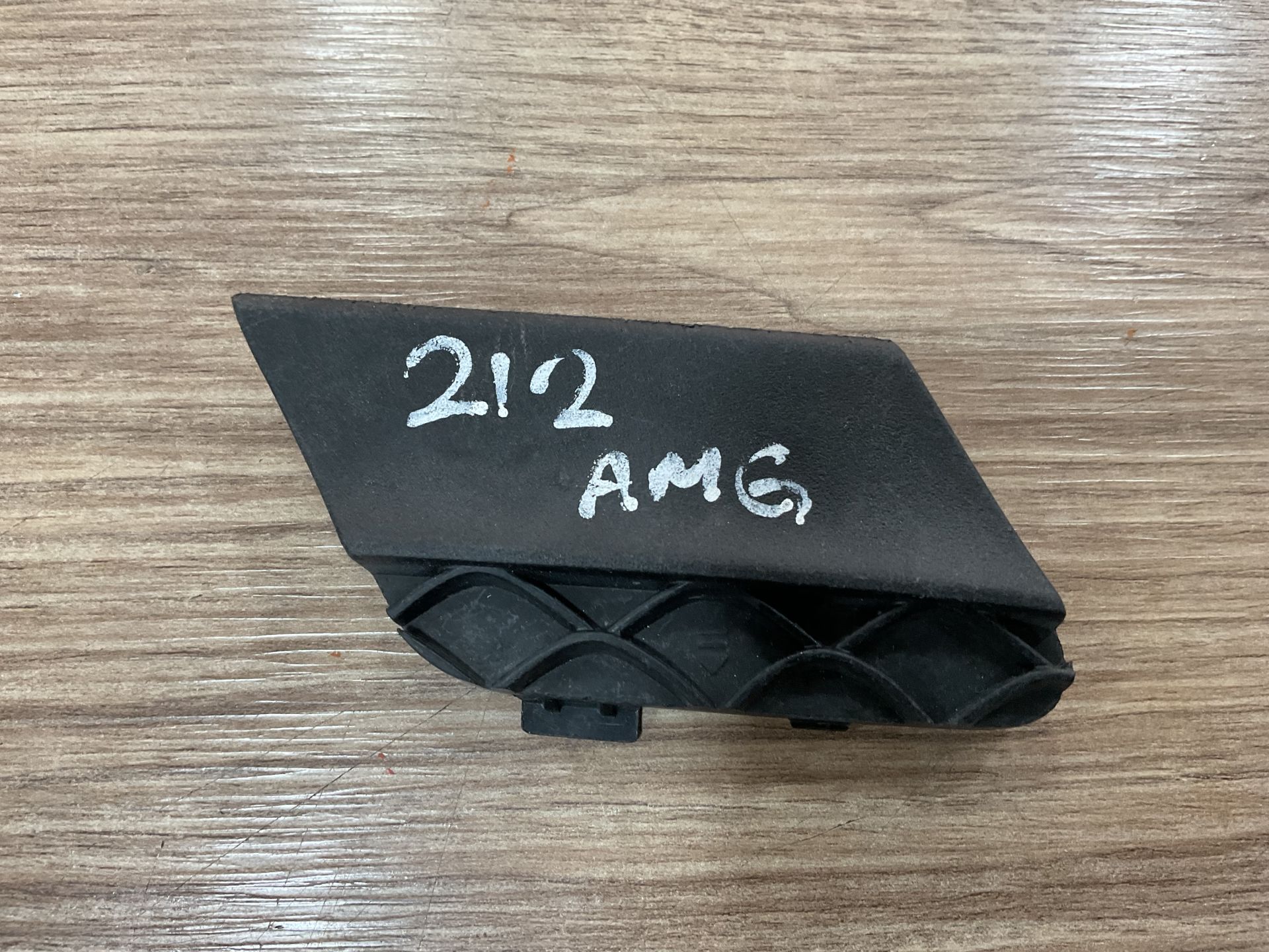 A2128850256 MERCEDES W212 E200 AMG ARKA TAMPON ÇEKİ DEMİR KAPAĞI ÇIKMA ORJİNAL