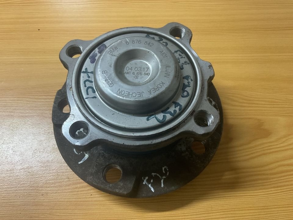 6876842 BMW F32 ÖN PORYA ÇIKMA ORJİNAL