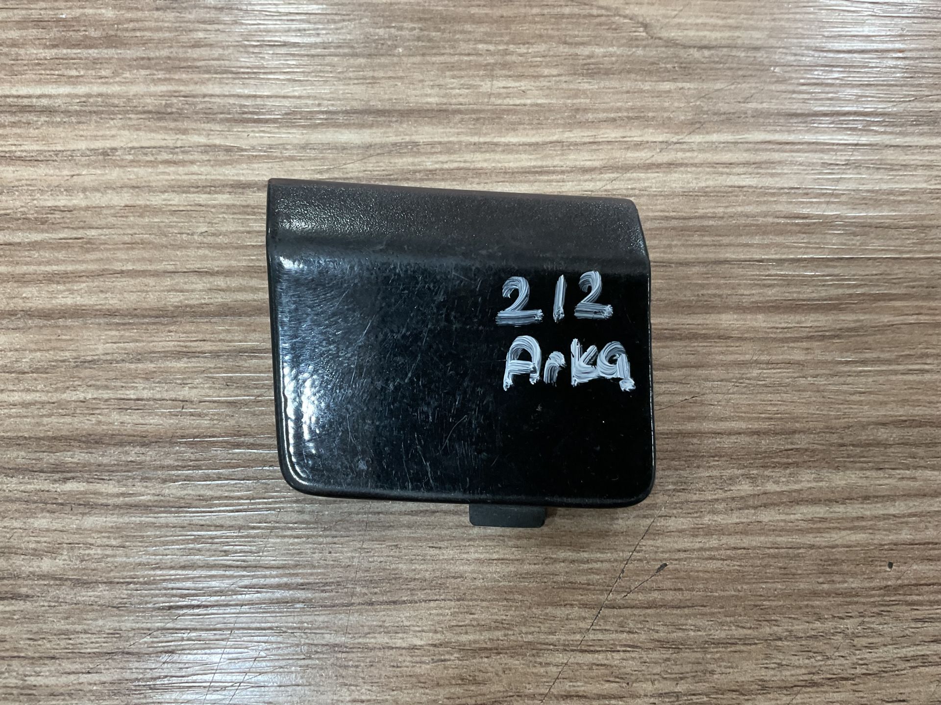 A2128850726 MERCEDES W212 E200 ARKA TAMPON ÇEKİ DEMİR KAPAĞI ÇIKMA ORJİNAL