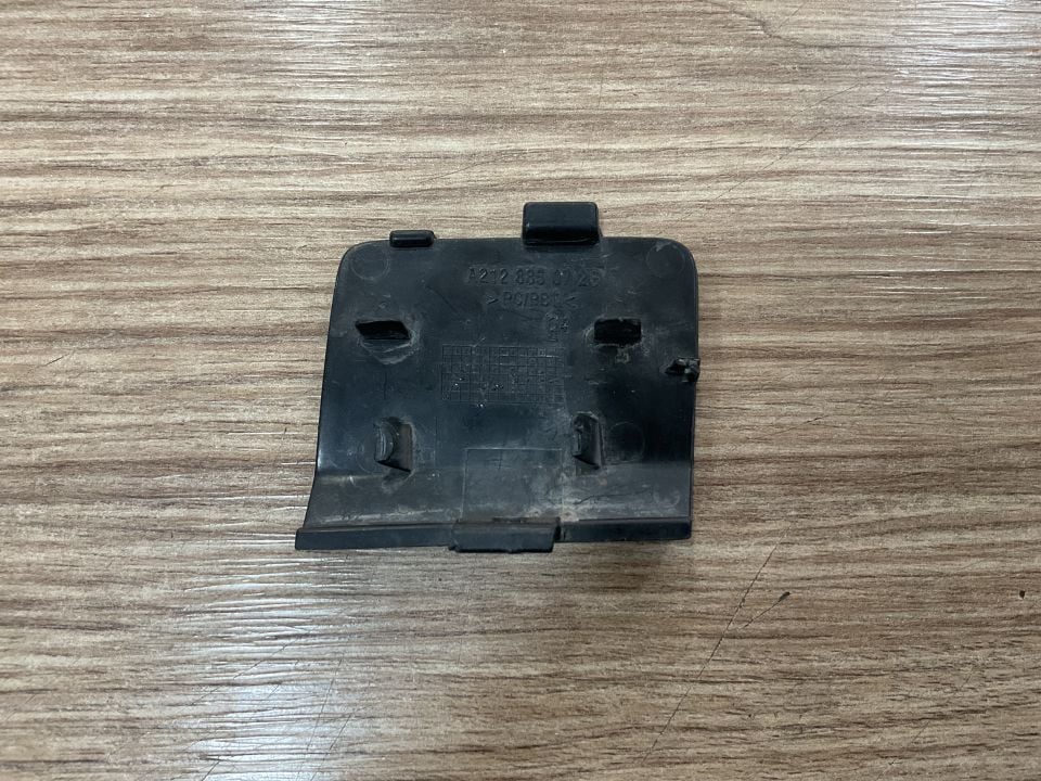 A2128850726 MERCEDES W212 E200 ARKA TAMPON ÇEKİ DEMİR KAPAĞI ÇIKMA ORJİNAL