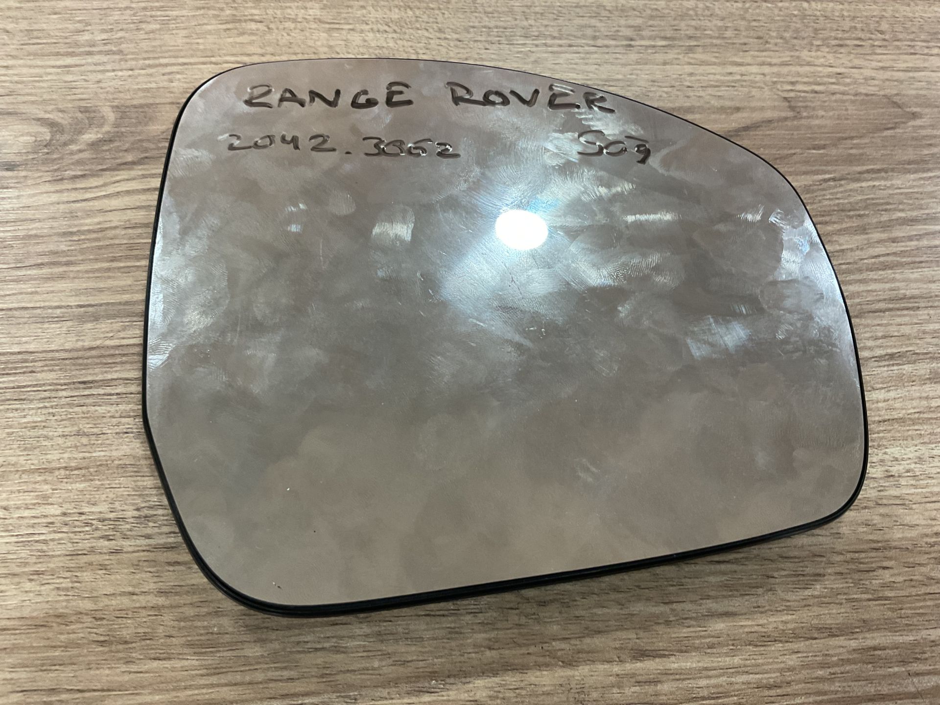 2042.3062 RANGE ROVER L405 SAĞ AYNA CAMI ÇIKMA ORJ