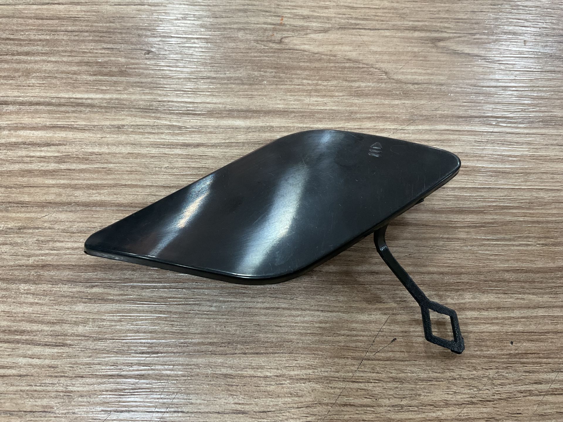 A2128850126 MERCEDES W212 E200 ÖN TAMPON ÇEKİ DEMİR KAPAĞI SIFIR Y.S