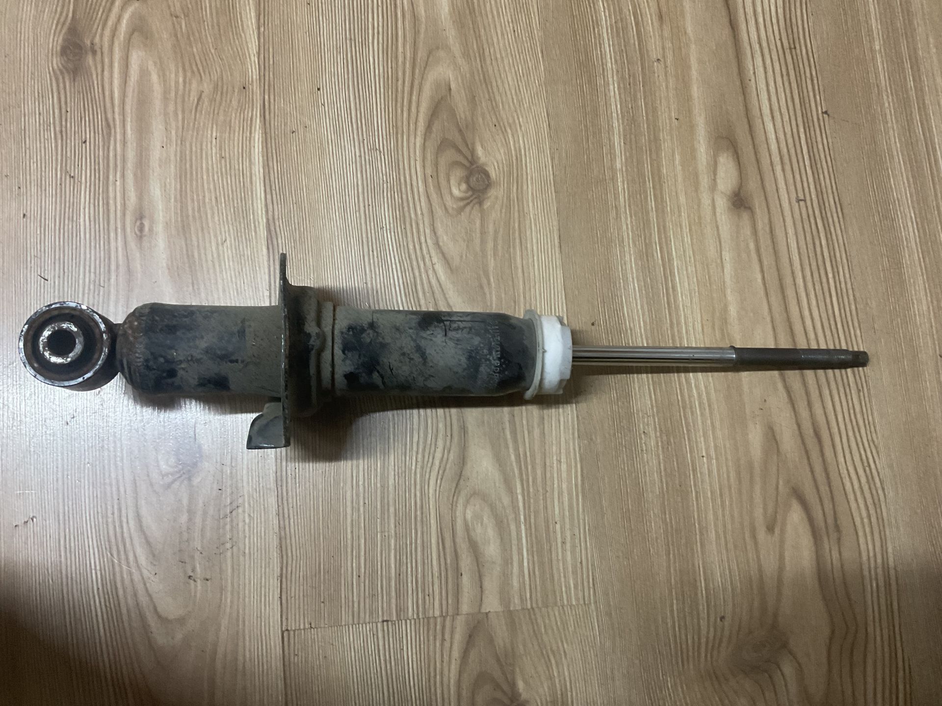 A4703200700 MERCEDES W470 ÖN SOL AMORTİSÖR ÇIKMA ORJİNAL