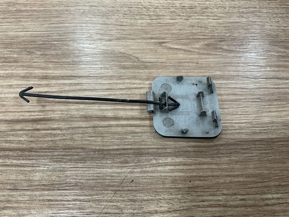 A2218850323 MERCEDES W221 S SERİSİ ARKA TAMPON ÇEKİ DEMİR KAPAĞI ÇIKMA ORJİNAL