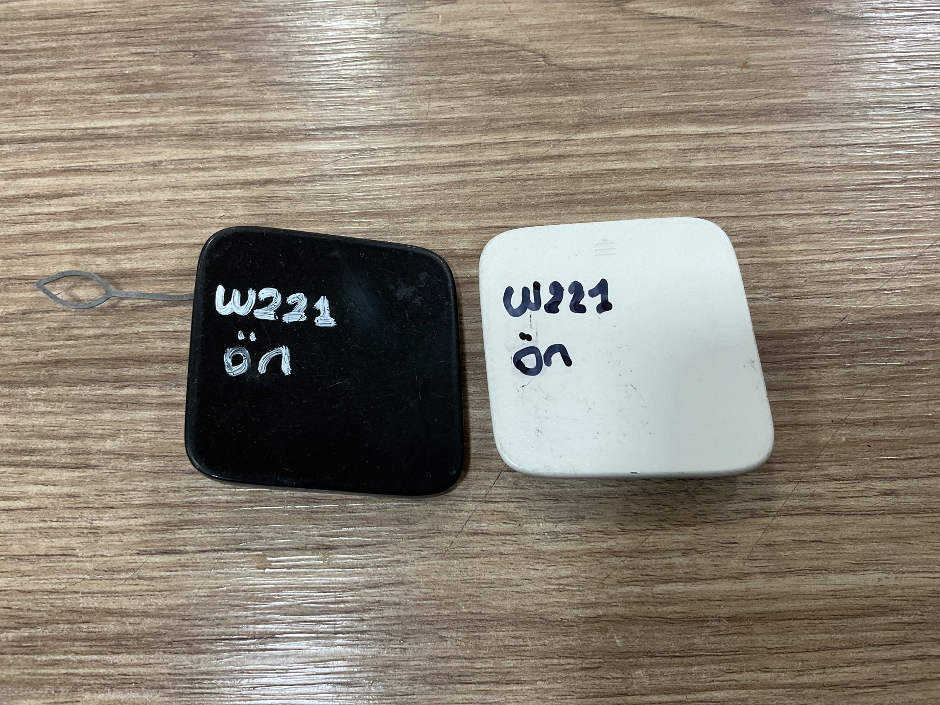 A2218850322 MERCEDES W221 S SERİSİ ÖN TAMPON ÇEKİ DEMİR KAPAĞI ÇIKMA ORJİNAL