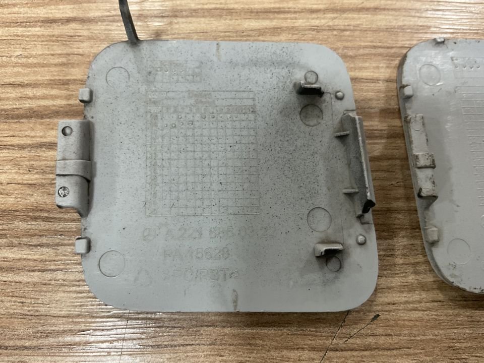 A2218850322 MERCEDES W221 S SERİSİ ÖN TAMPON ÇEKİ DEMİR KAPAĞI ÇIKMA ORJİNAL