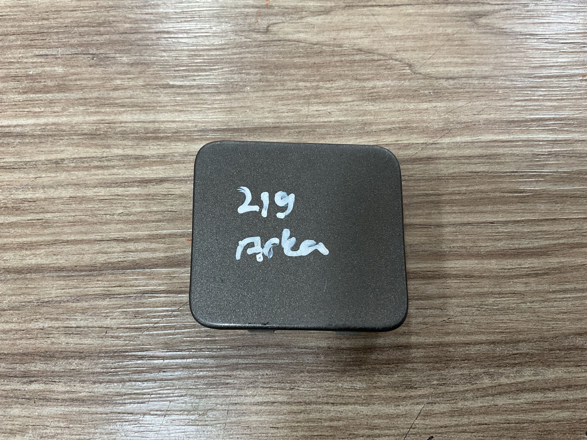 A2198800705 MERCEDES W219 CLS ARKA TAMPON ÇEKİ DEMİR KAPAĞI ÇIKMA ORJİNAL