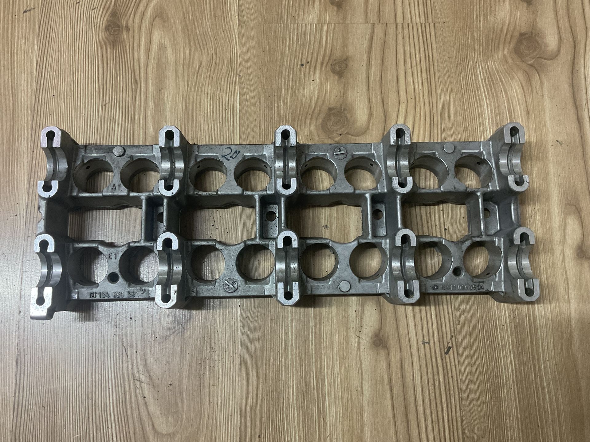 R6110160504 MERCEDES W906 SİLİNDİR KAPAGI  ÇIKMA ORJİNAL