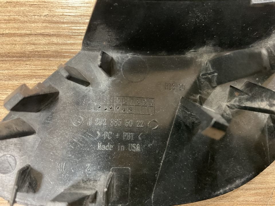 A2928855022 MERCEDES W166 W292 GLE ML AMG SAĞ ÖN TAMPON ÇEKİ DEMİR KAPAĞI ÇIKMA ORJİNAL