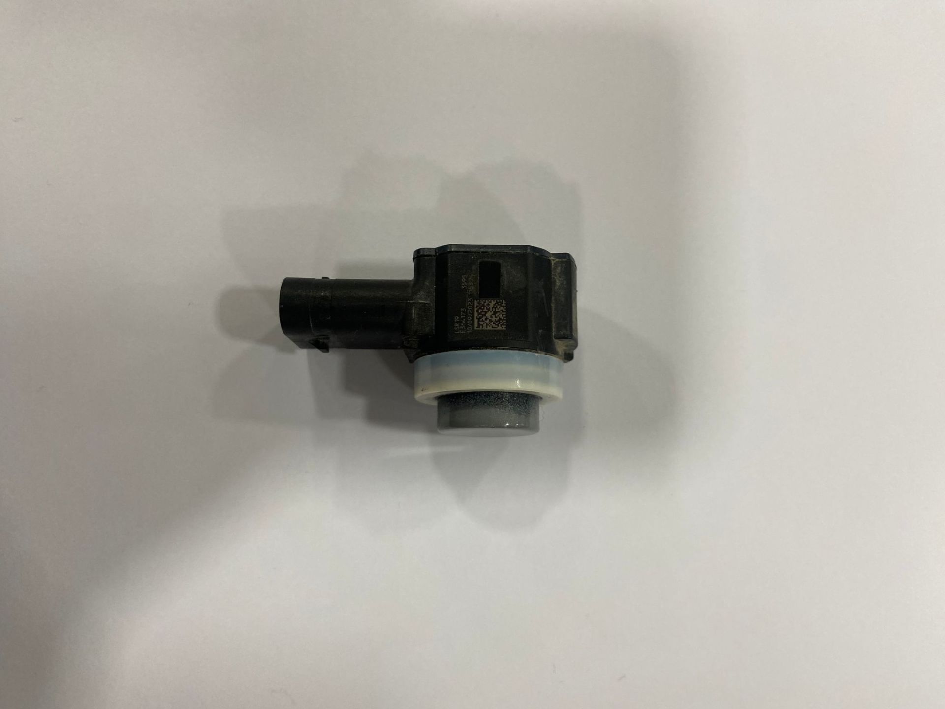 66205A2DA44 5A2DA44 BMW G70 G07 LCI PARK SENSÖRÜ ÇIKMA ORJİNAL
