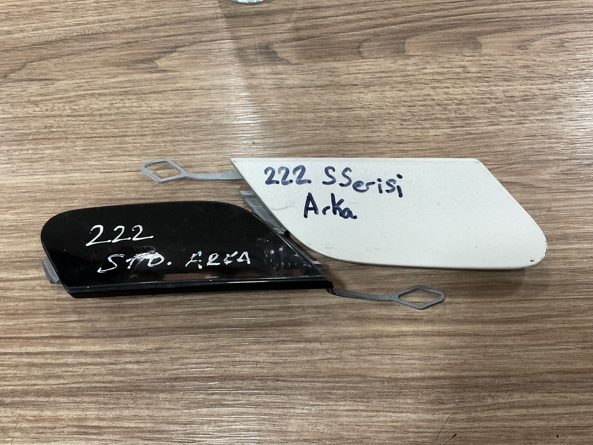 A2228850424 MERCEDES W222 S SERİSİ ARKA TAMPON ÇEKİ DEMİR KAPAĞI ÇIKMA ORJİNAL