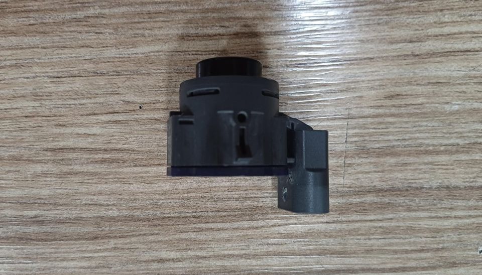 L8B2-15K859-CA LAND ROVER DEFENDER 2020-2024 PARK SENSÖRÜ ÇIKMA ORJİNAL