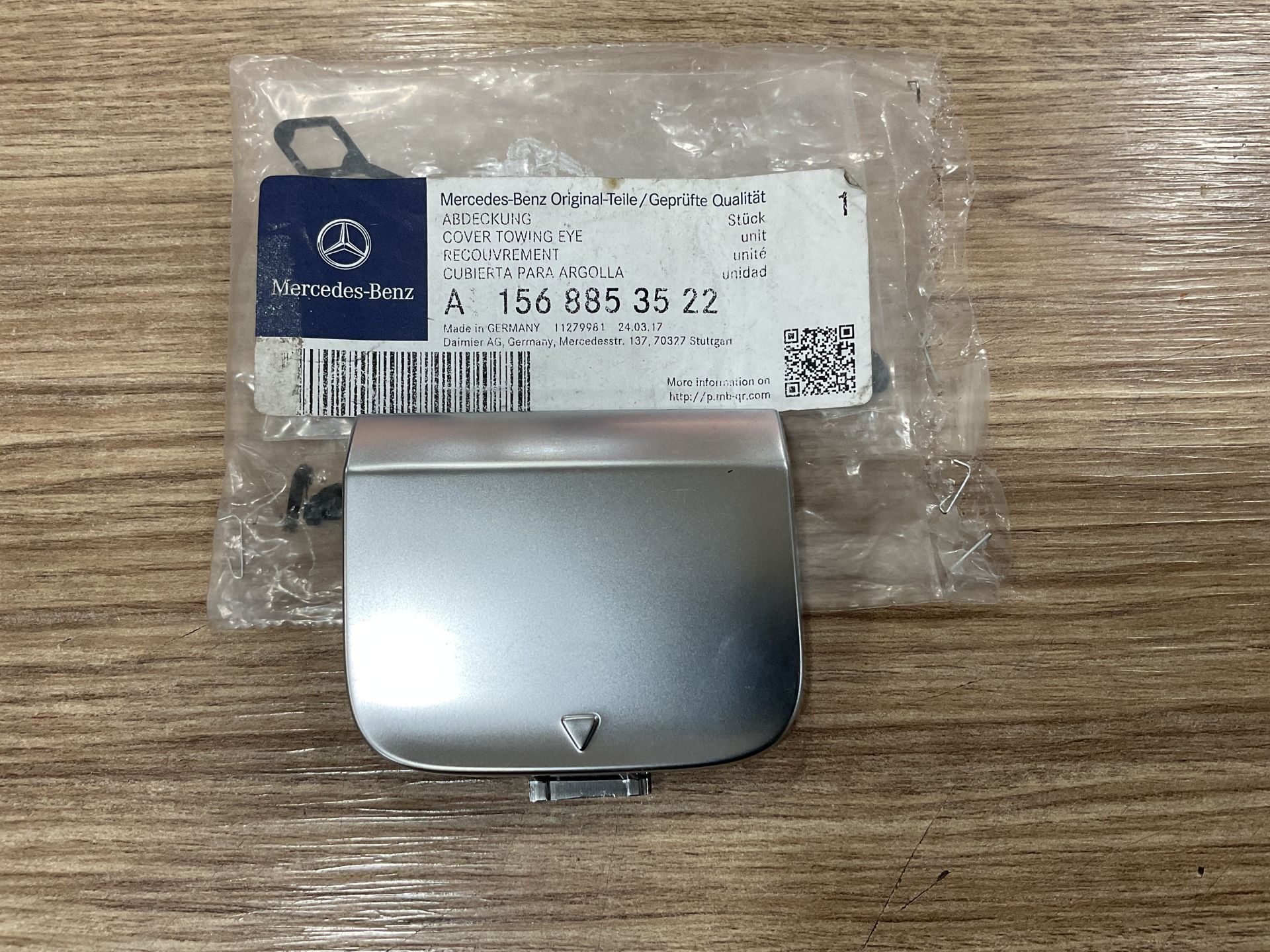 A1568853522 MERCEDES W156 GLA ARKA TAMPON ÇEKİ DEMİR KAPAĞI SIFIR ORJİNAL