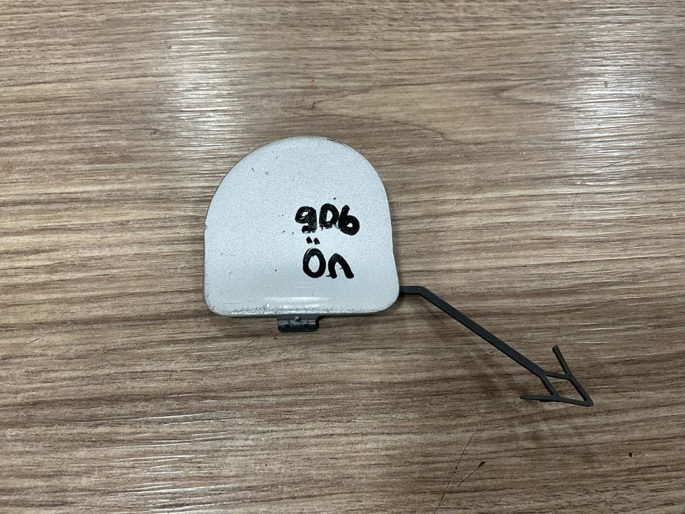 A0008850024 MERCEDES W906 SPRİNTER ÖN TAMPON ÇEKİ DEMİR KAPAĞI ÇIKMA ORJİNAL