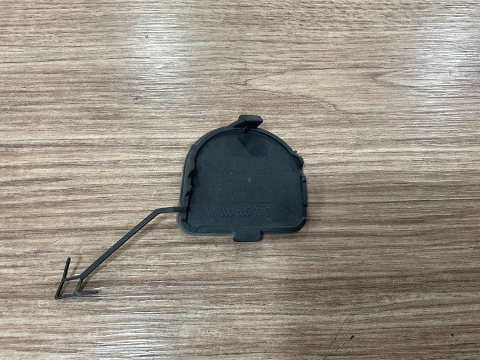 A0008850024 MERCEDES W906 SPRİNTER ÖN TAMPON ÇEKİ DEMİR KAPAĞI ÇIKMA ORJİNAL