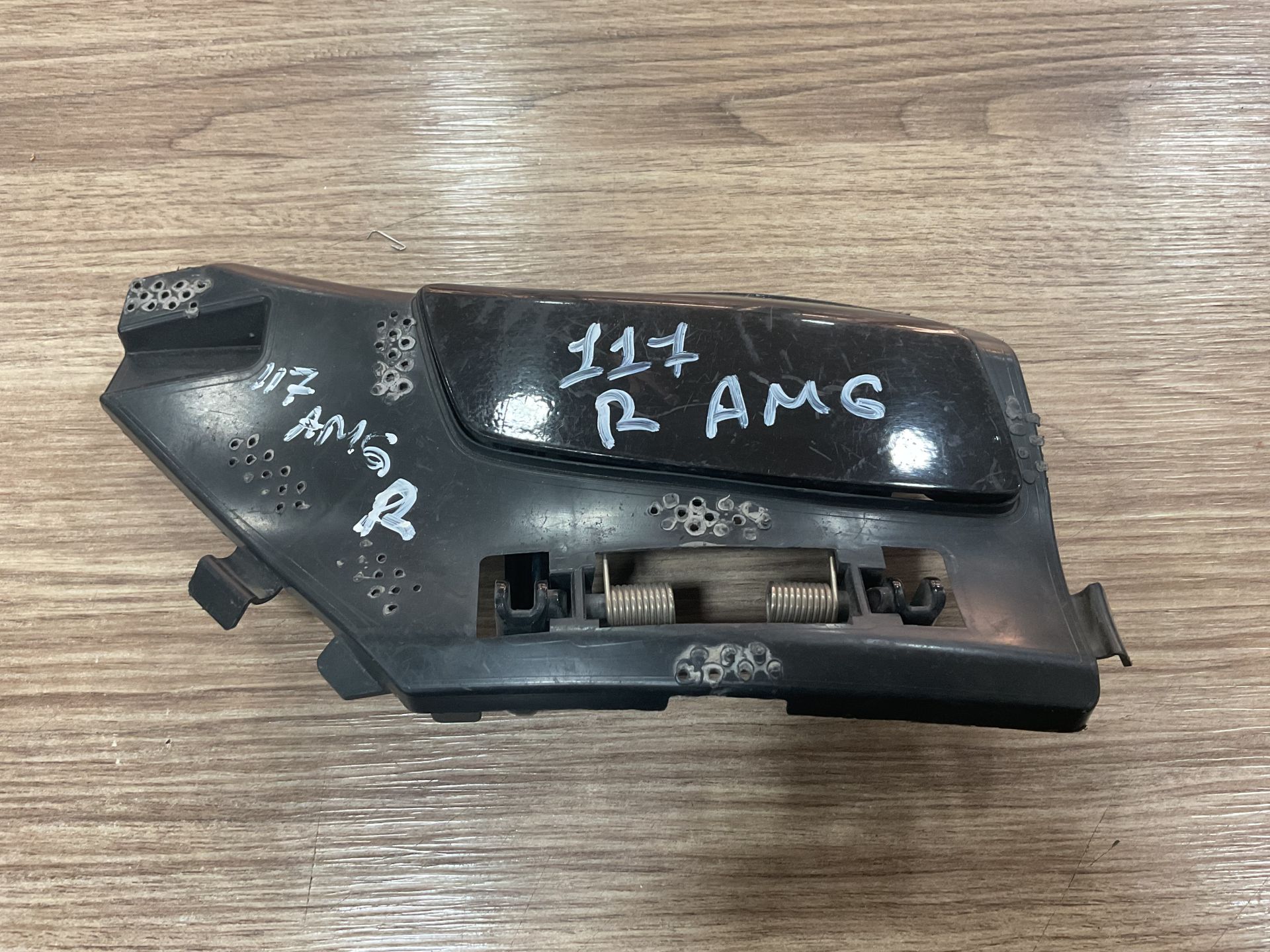 A1178852256 MERCEDES W117 CLA AMG SAĞ FAR FISKİYE KAPAĞI ÇIKMA ORJİNAL