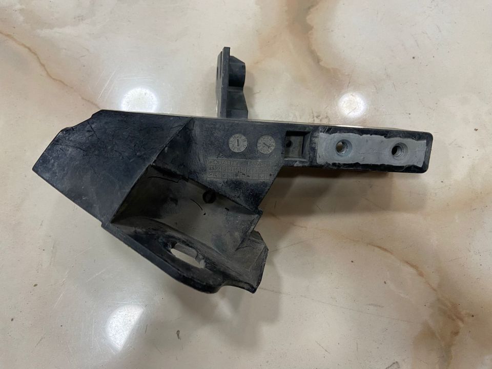 A2056203401 MERCEDES W205 ÖN ALT SOL FAR BRAKETİ ÇIKMA ORJİNAL