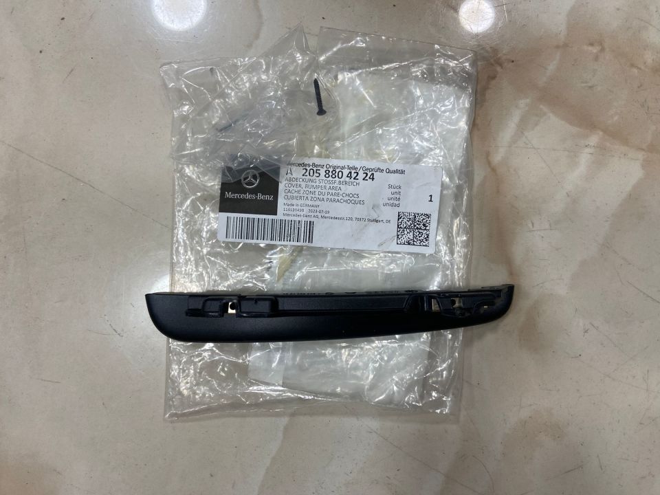 A2058804224 MERCEDES W205 ÖN SAĞ TAMPON BRAKETİ SIFIR ORJİNAL