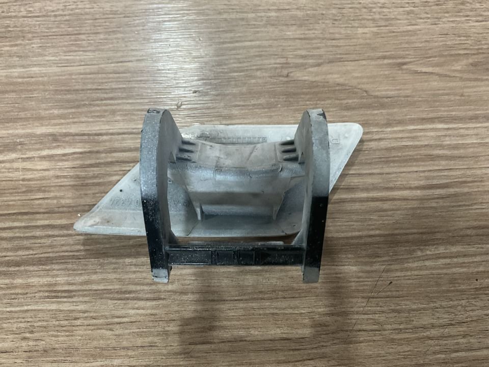 A2048804324 MERCEDES W204 C180 SAĞ FAR FISKİYE KAPAĞI ÇIKMA ORJİNAL