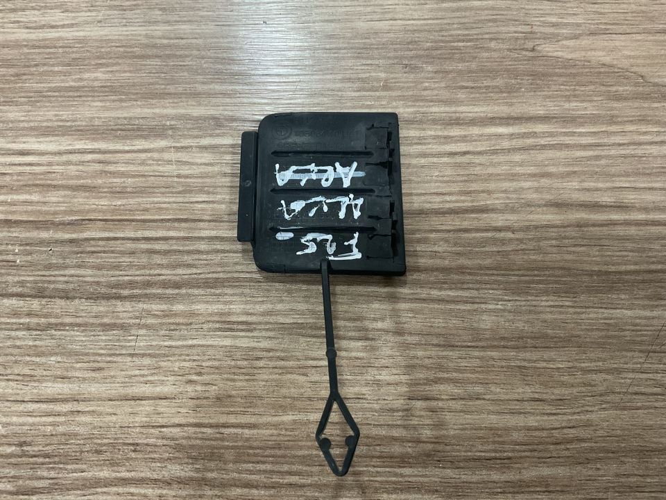 51127338752 7338752 BMW F25 X3 ARKA TAMPON ÇEKİ DEMİR KAPAĞI ÇIKMA ORJİNAL