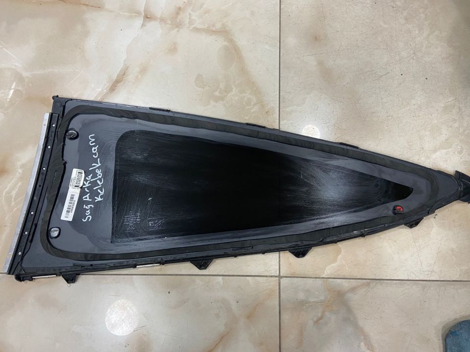 A2056703012 MERCEDES W205 SAĞ ARKA KELEBEK CAMI ÇIKMA ORJİNAL