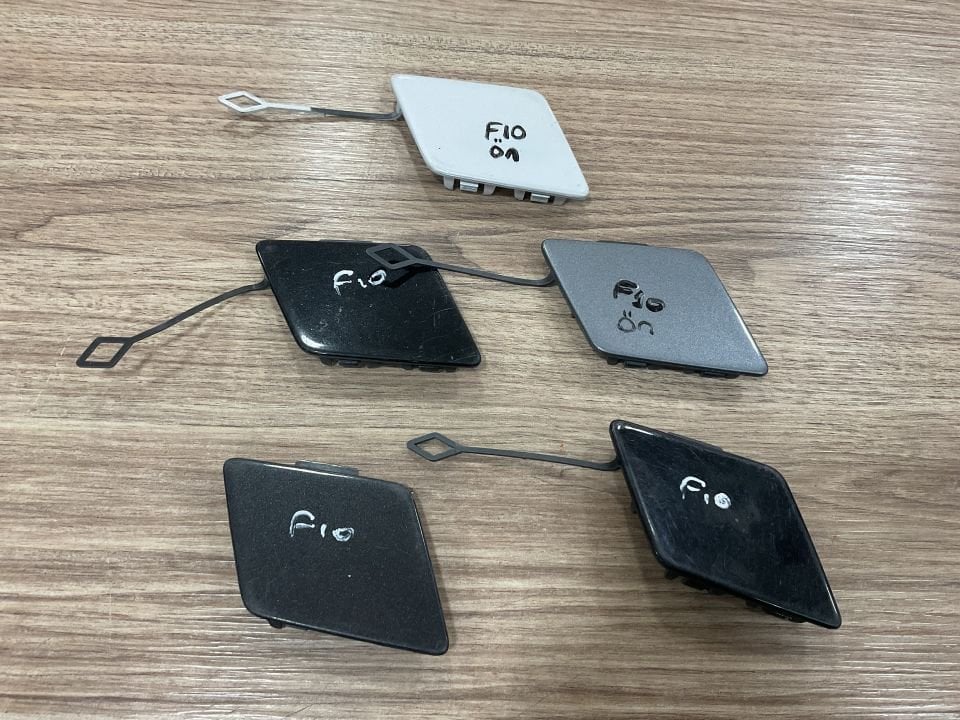 51117332838 7332838 BMW F10 F11 LCI F18 5 SERİSİ ÖN TAMPON ÇEKİ DEMİR KAPAĞI ÇIKMA ORJİNAL
