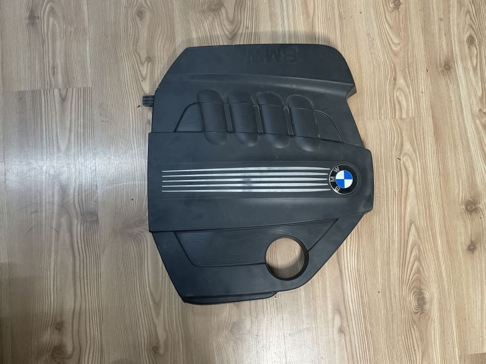 11147810852 7810852 BMW E90 E87 MOTOR ÜST KAPAĞI ÇIKMA ORJİNAL