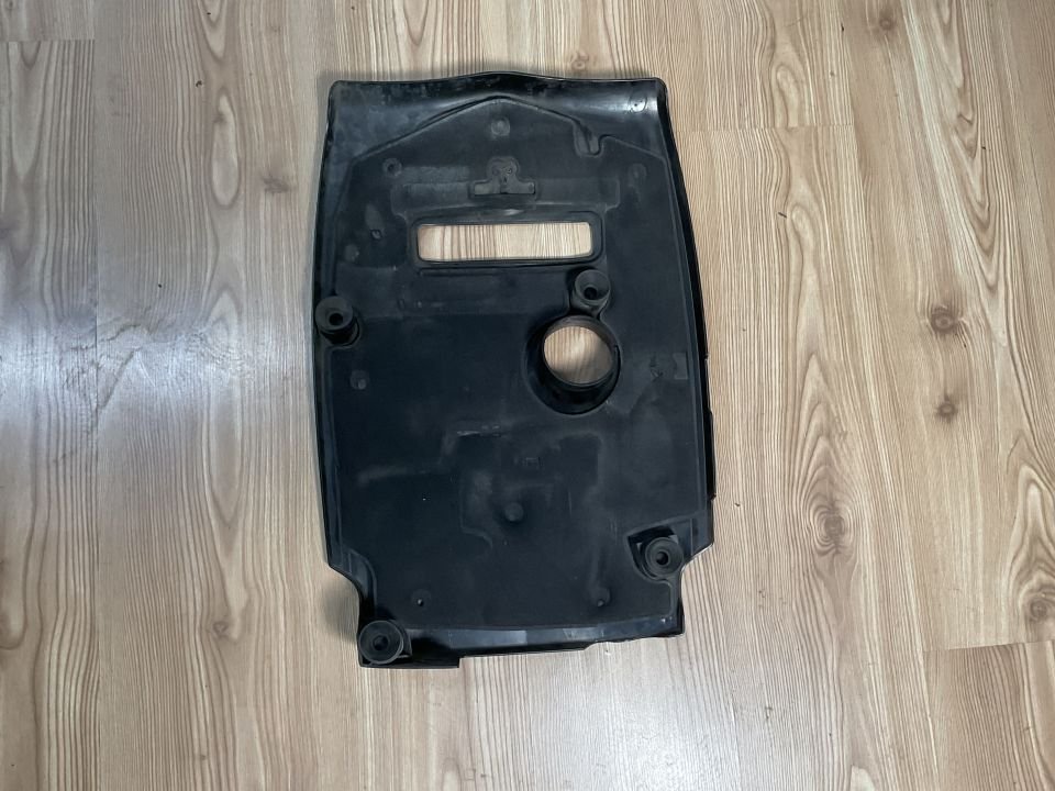 A2740160900 MERCEDES W213 MOTOR ÜST KAPAĞI ÇIKMA ORJİNAL