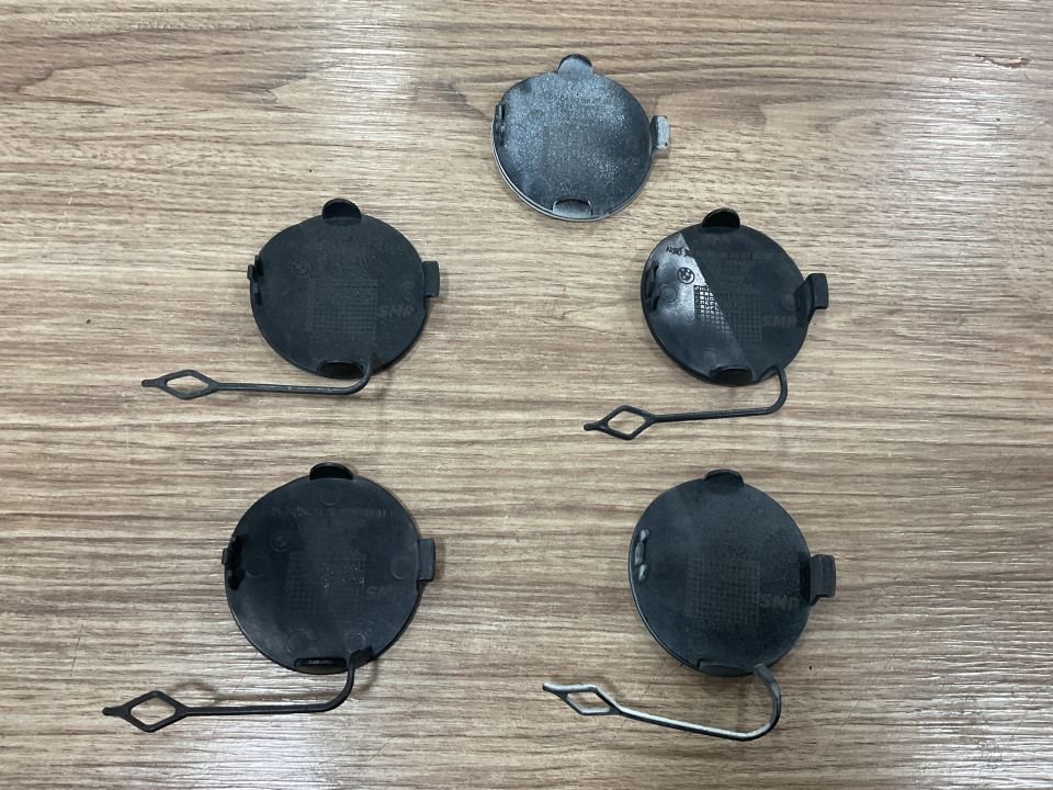 51117294652 7294652 BMW F32 F33 F36 4 SERİSİ ÖN TAMPON ÇEKİ DEMİR KAPAĞI ÇIKMA ORJİNAL