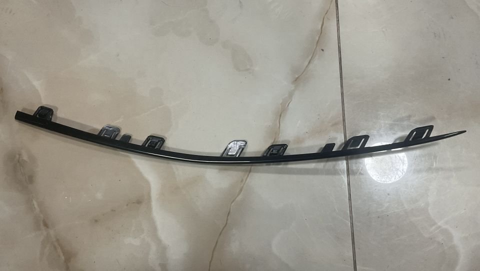 A2068854302 MERCEDES W206 ÖN ALT SOL  DEKOR BLENDAJI  SIFIR ORJİNAL