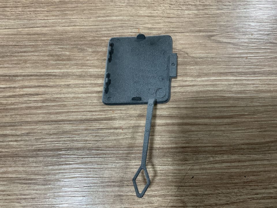 51127332749 7332749 BMW F07 5 SERİSİ ÖN ÇEKİ DEMİR KAPAĞI ÇIKMA ORJİNAL