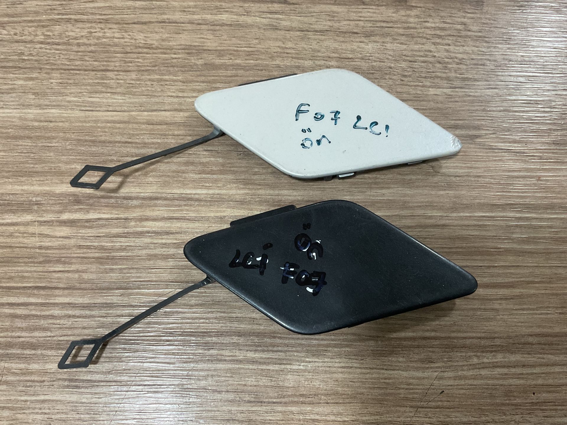 51117331665 7331665 BMW F07 LCİ 7 SERİSİ ÖN ÇEKİ DEMİR KAPAĞI ÇIKMA ORJİNAL