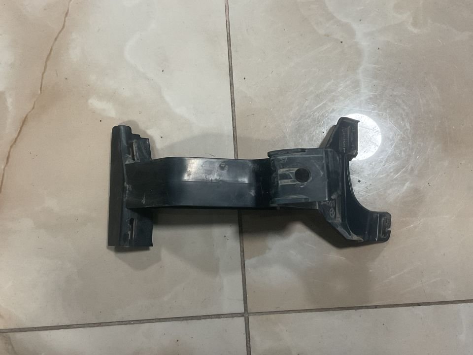 A2478850203 MERCEDES W247 SAĞ ARKA TAMPON TUTUCU ÇIKMA ORJİNAL