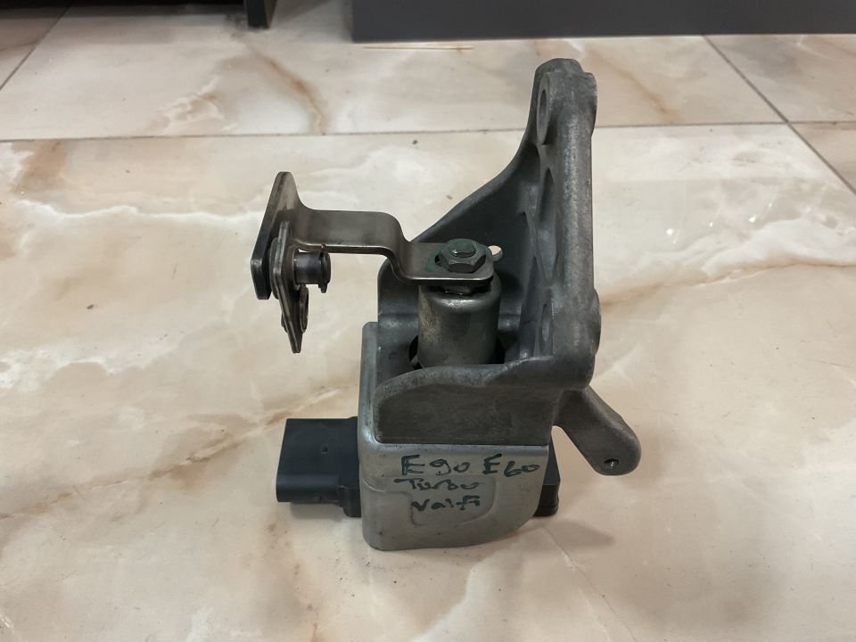 K006T50172 BMW E60 E90 TURBO VALFİ ÇIKMA ORJ