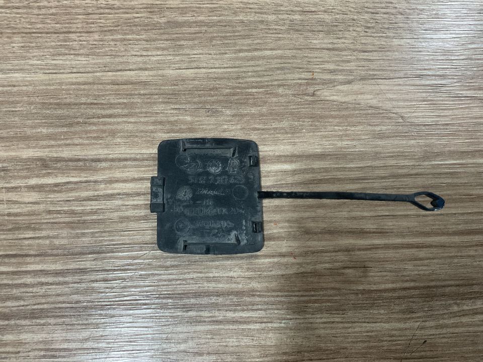 51127117625 7117625 BMW E81 E87 1 SERİSİ ARKA ÇEKİ DEMİR KAPAĞI ÇIKMA ORJİNAL
