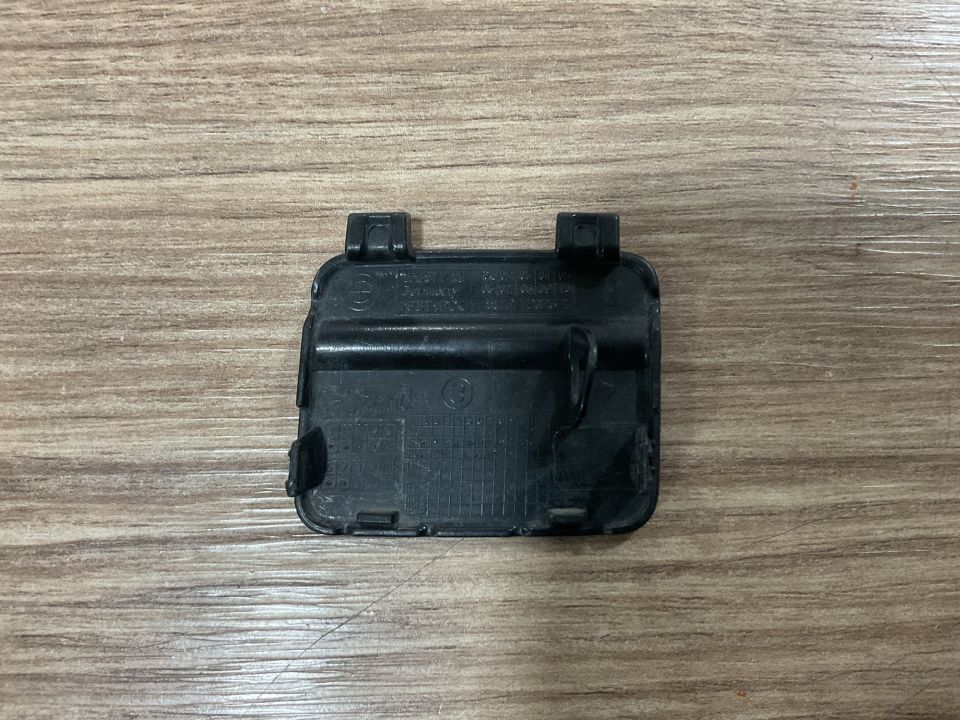 51127202671 7202671 BMW E90 LCİ 3 SERİSİ ARKA TAMPON ÇEKİ DEMİR KAPAĞI ÇIKMA ORJİNAL