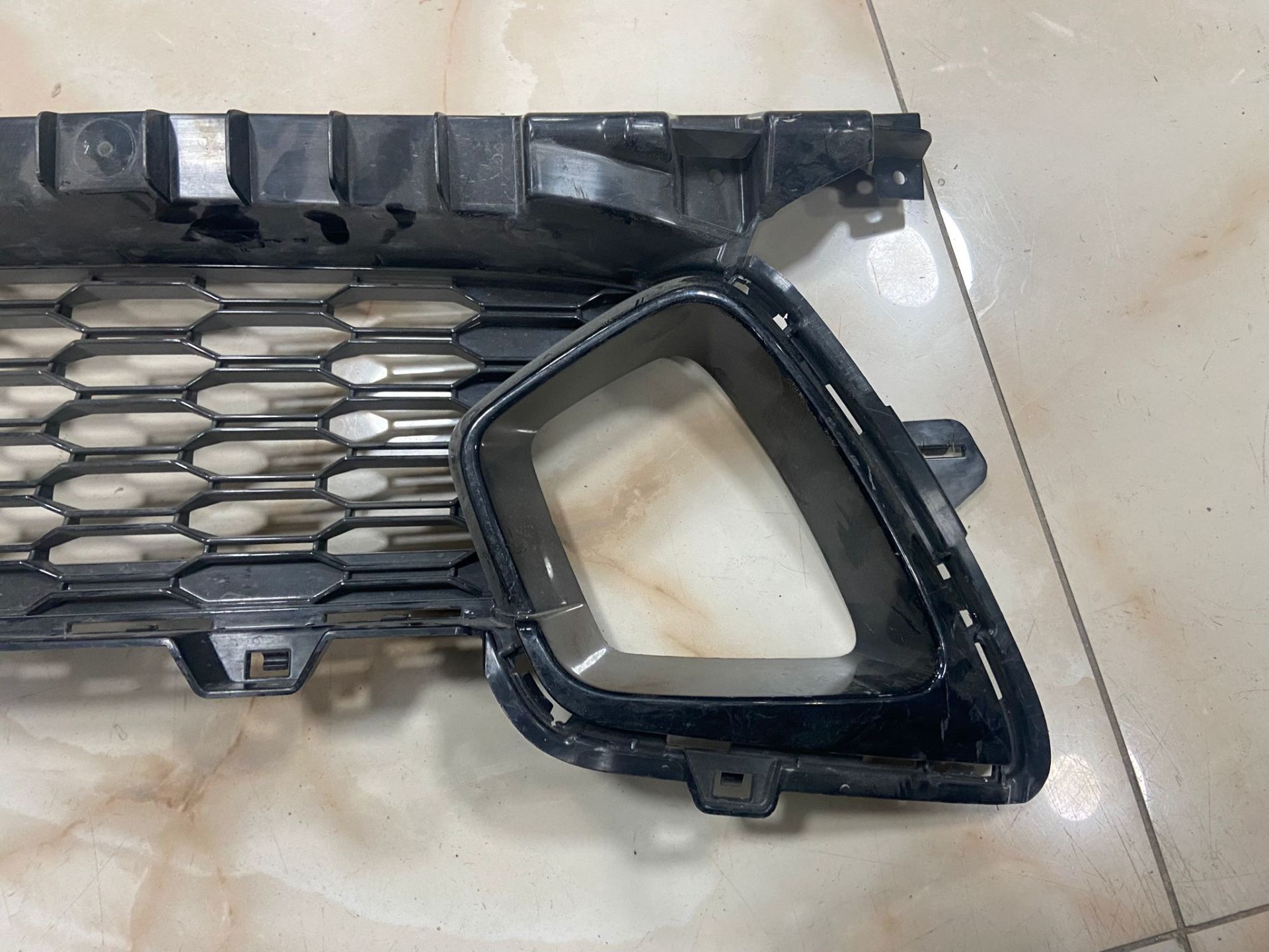 51118075480 8075480 BMW F44 M ÖN TAMPON ORTA IZGARA ÇIKMA ORJİNAL