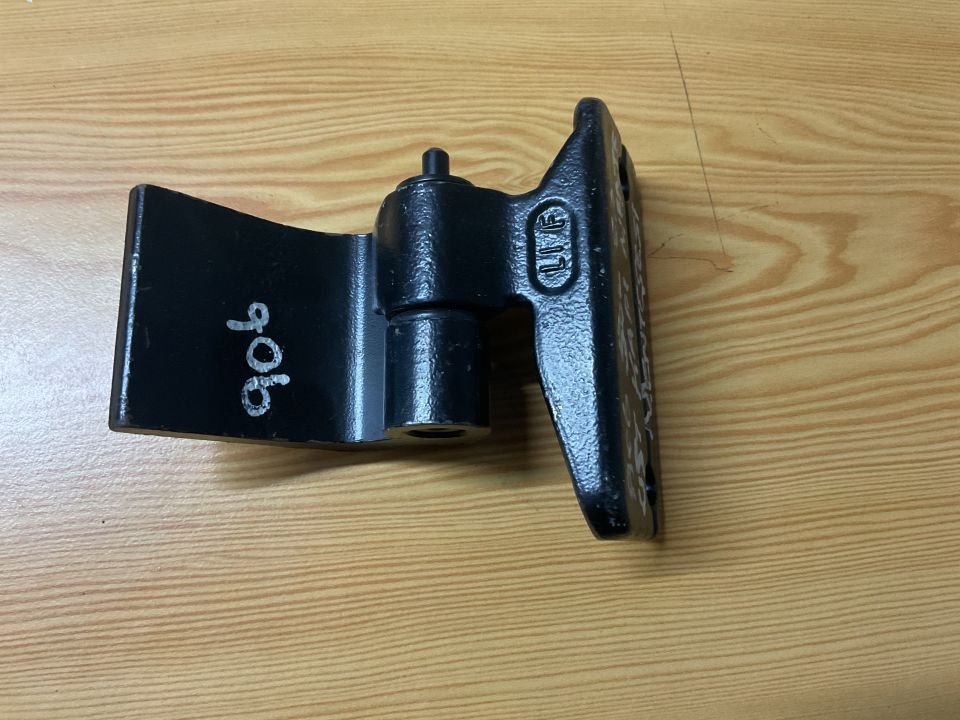 A9067200037 MERCEDES W906 ÖN SOL ÜST KAPI MENTEŞESİ ÇIKMA ORJİNAL
