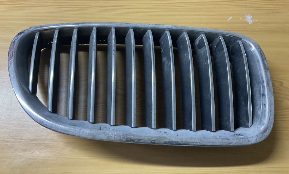 51137200728 7200728 BMW F10 ÖN SAĞ PANJUR IZGARASI ÇIKMA ORJİNAL