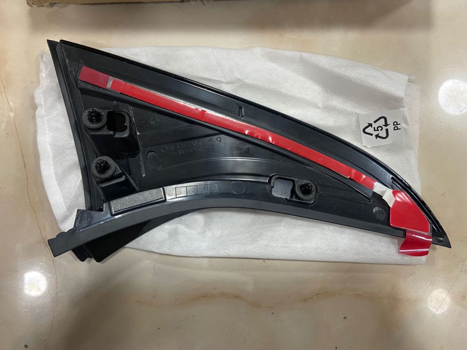 A1767900188 MERCEDES W176 ARKA BAGAJ KAPAĞI SOL DÖŞEME KAPAĞI SIFIR ORJİNAL