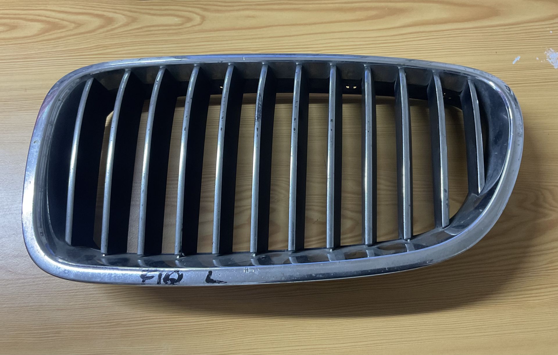 51137200727 7200727 BMW F10 ÖN SOL PANJUR IZGARASI ÇIKMA ORJİNAL