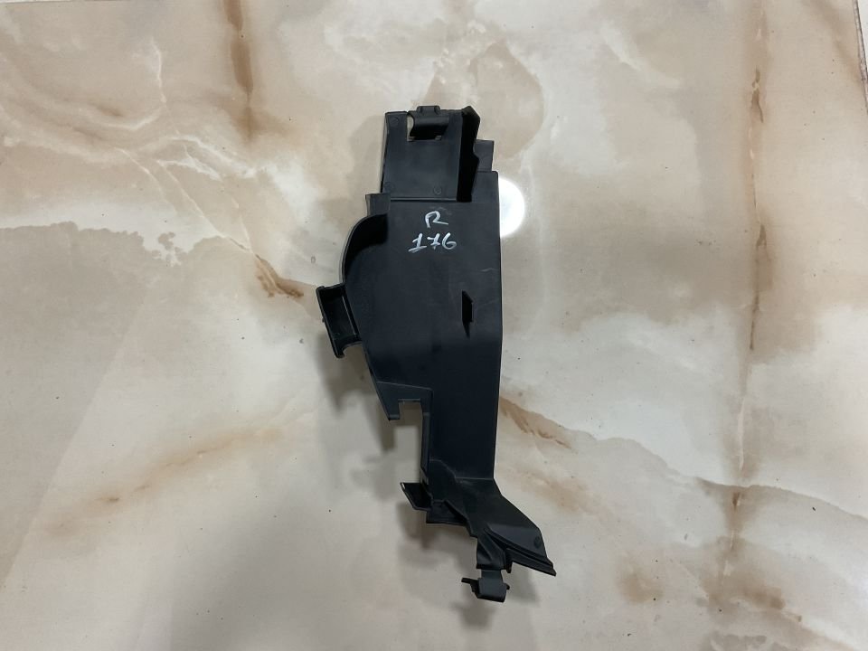 A1768880238 MERCEDES W176 176 A-CLASS SAĞ HAVA SEVK BAKALİTİ ÇIKMA ORJİNAL