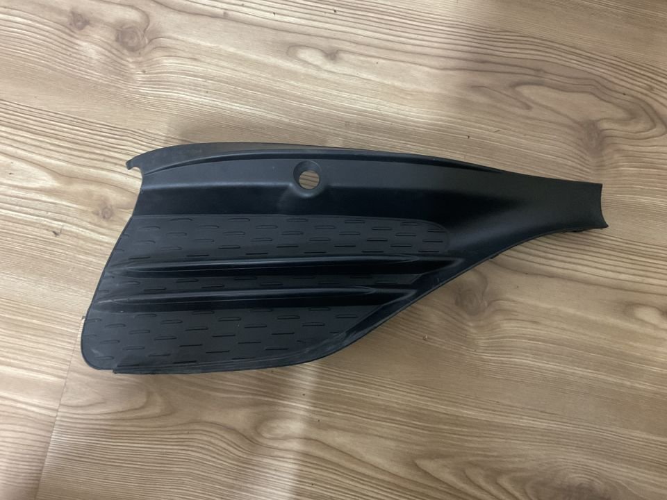 A2068854205 MERCEDES W206 SAĞ SİS FARI  ÇERÇEVESİ ÇIKMA ORJİNAL