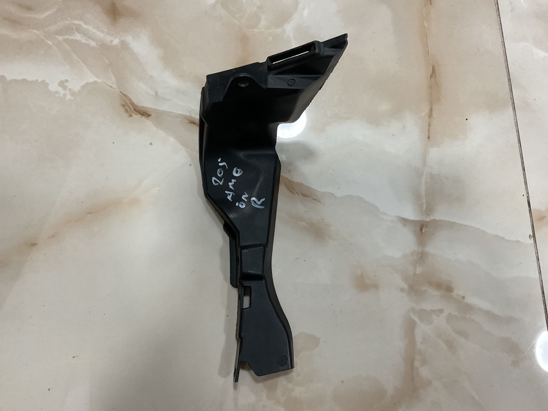 A2058853965 MERCEDES W205 205 C180 AMG SAĞ ALT ÖN TAMPON BRAKETİ ÇIKMA ORJİNAL