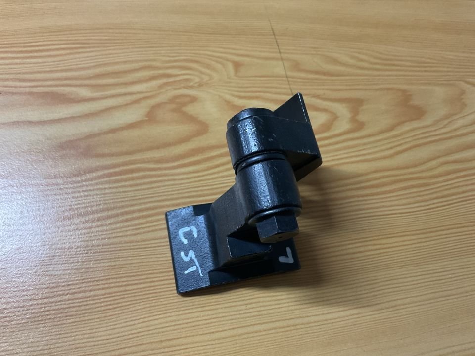 7284533 BMW F30 F32 ÖN SOL ÜST KAPI MENTEŞESİ ÇIKMA ORJİNAL