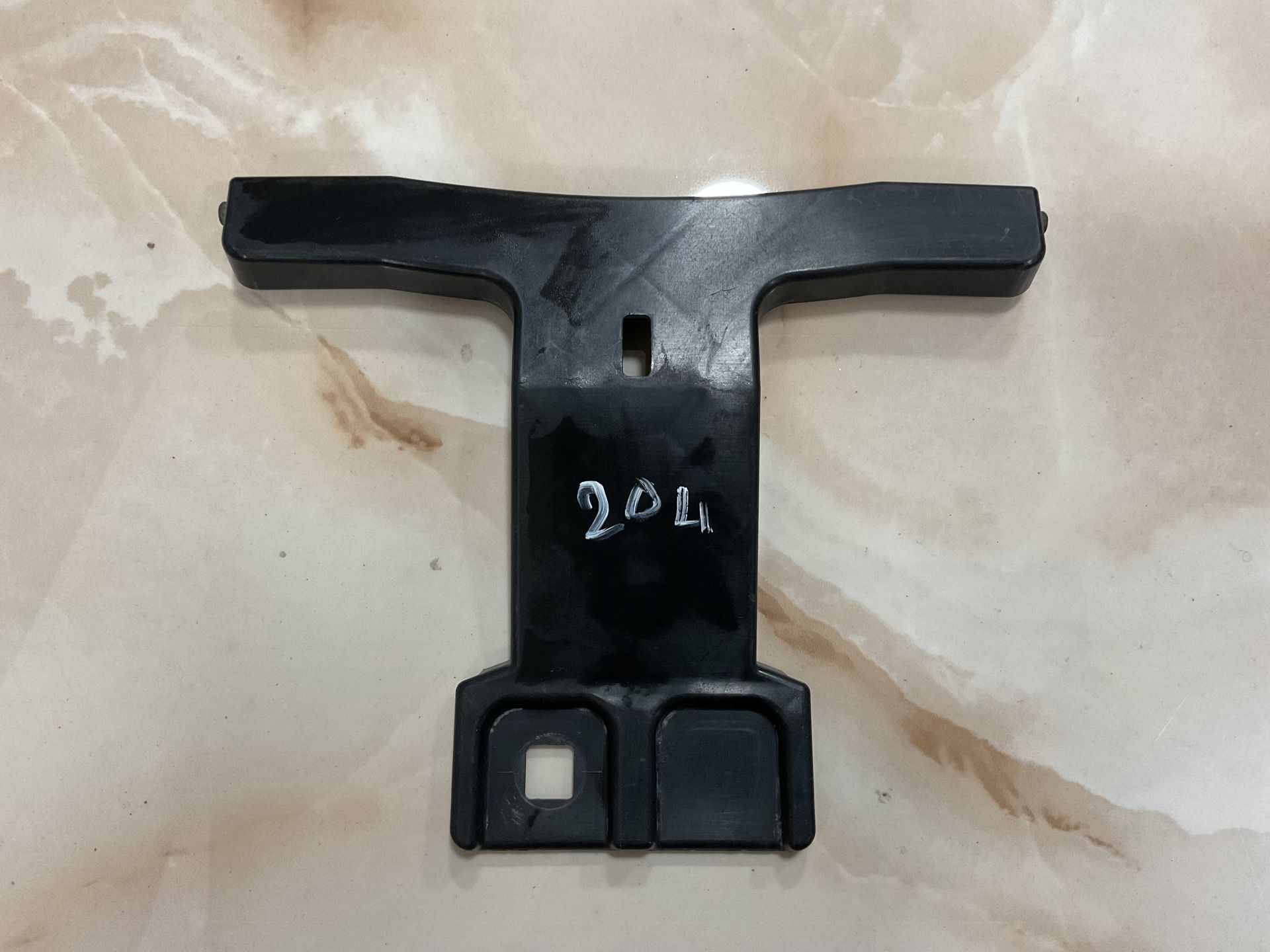 A2048850736 MERCEDES W204 204 C180 ÖN PANJUR BAĞLANTI BRAKETİ ÇIKMA ORJİNAL