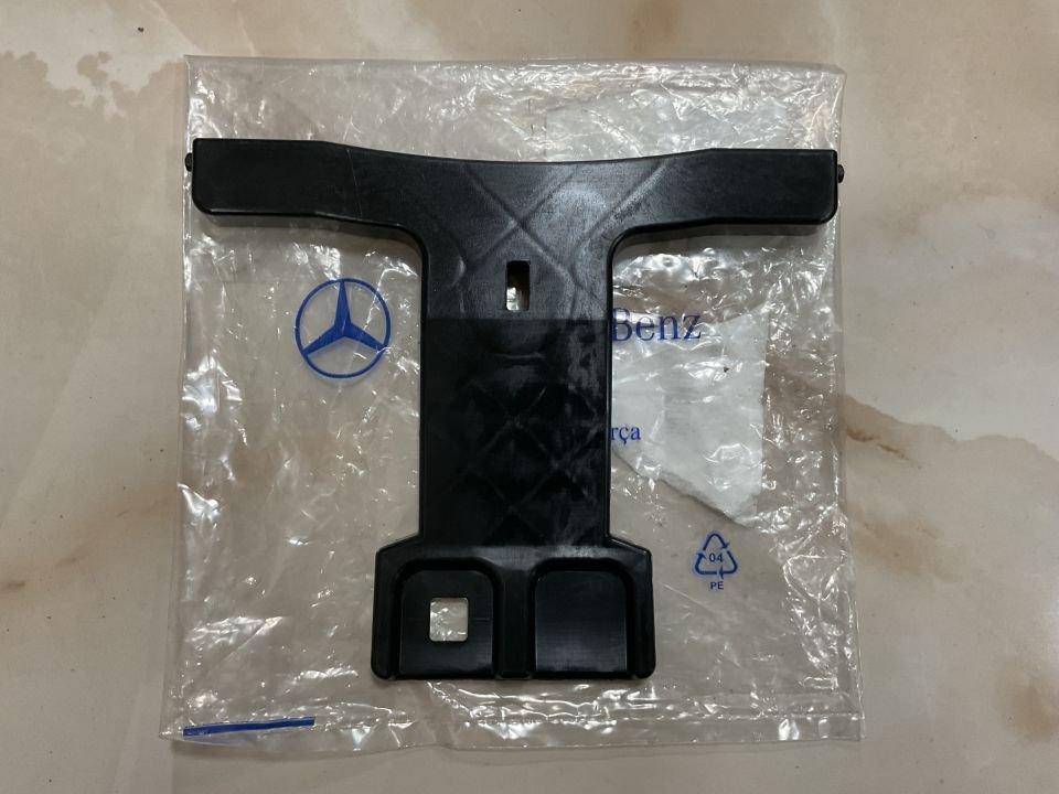 A2048850736 MERCEDES W204 204 C180 ÖN PANJUR BAĞLANTI BRAKETİ SIFIR ORJİNAL