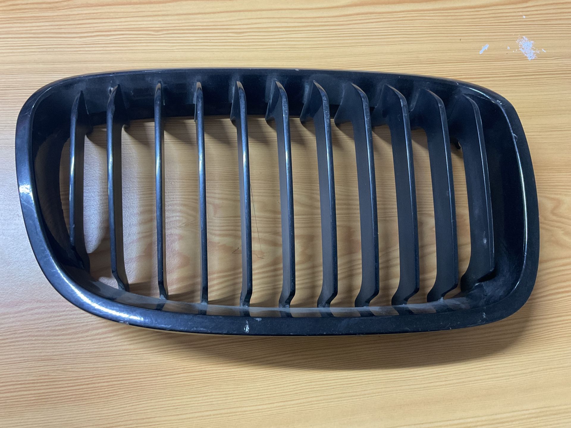 7239022 BMW F20 ÖN SAĞ PANJUR IZGARASI ÇIKMA ORJİNAL